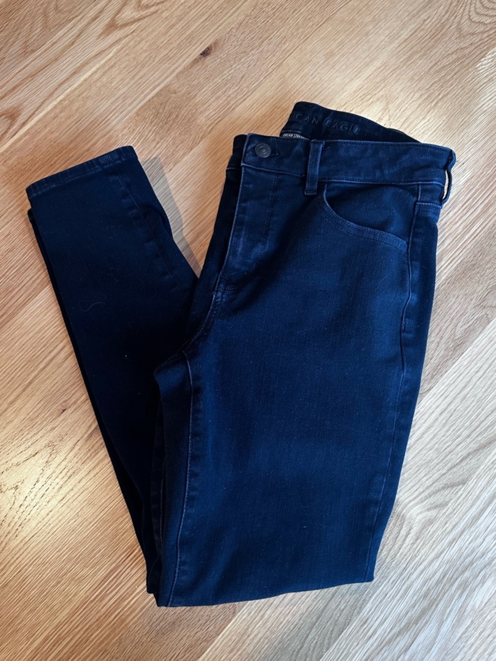 American Eagle Women's High-Rise Skinny Jeans in Black